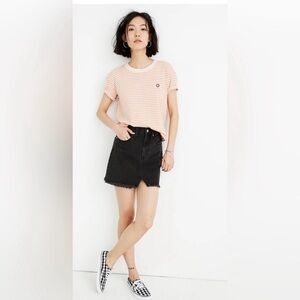 Madewell Black Rigid Denim A-Line Mini Skirt in Lunar Wash
Cut Out Size 31
